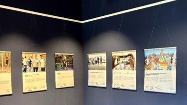 Das Bild zeigt 5 Plakate der Fotoausstellung des Rainbow Cities Network aus dem Jahr 2025 zum Thema "Queer Sports"