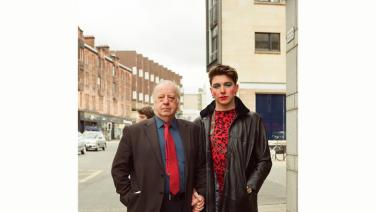 ROSANA CADE// Walking: Holding- Ein Performativer Stadtspaziergang  